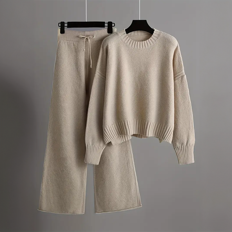 Women's Soft Knit Loungewear Set – Relaxed Jumper & Wide-Leg Trousers – Beige