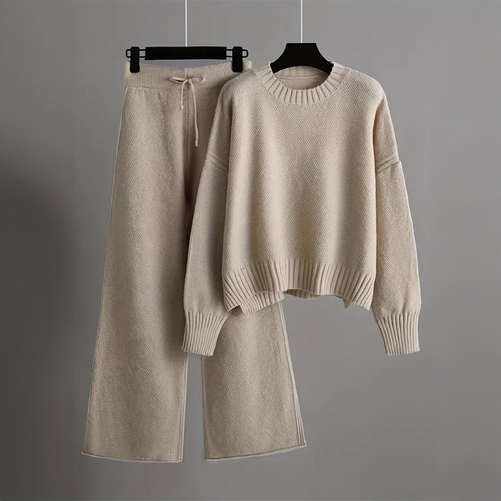 Women's Soft Knit Loungewear Set – Relaxed Jumper & Wide-Leg Trousers – Beige