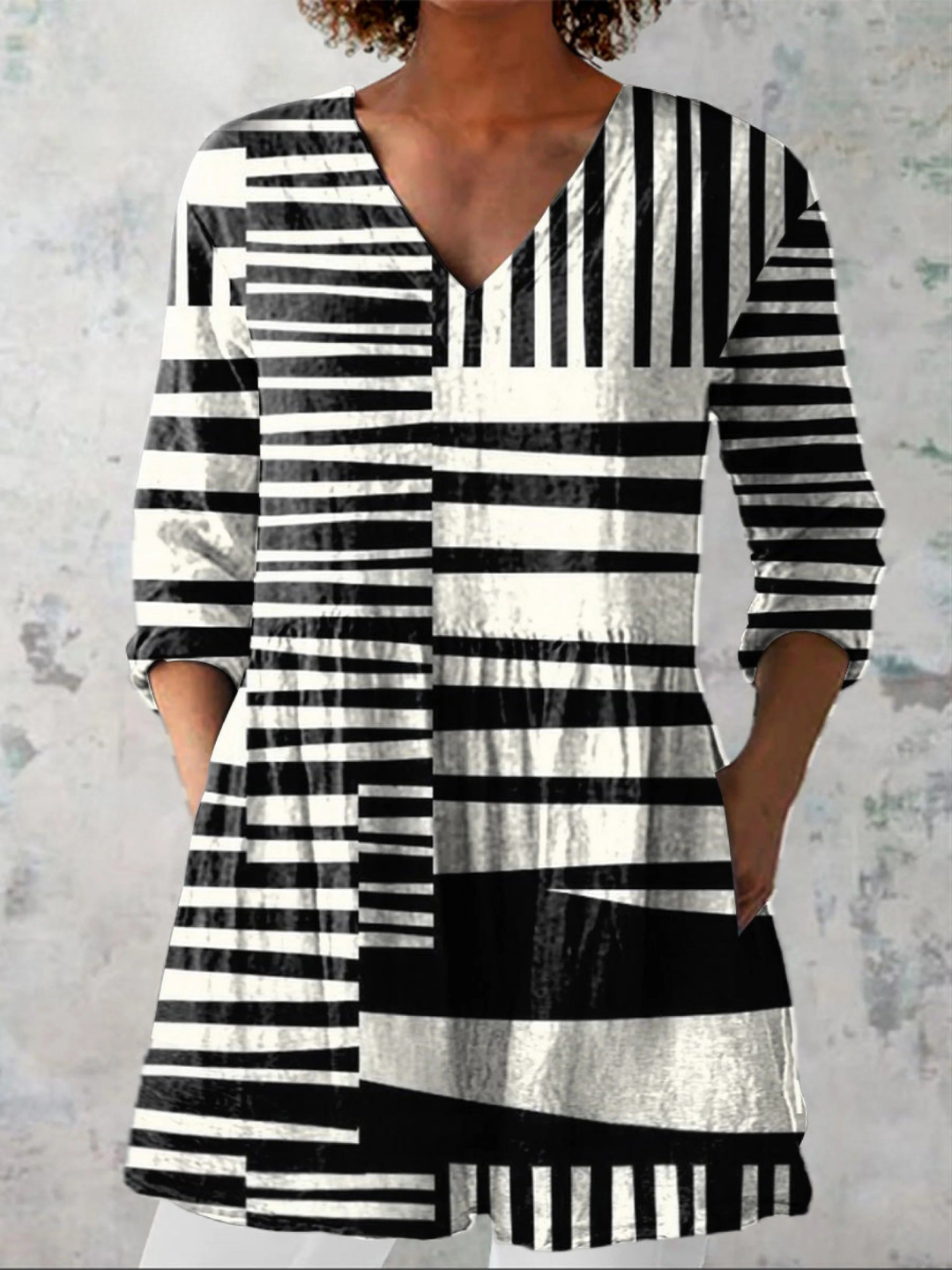 Women's Printed Long V-Neck Blouse - Everyday Fluid Lightness