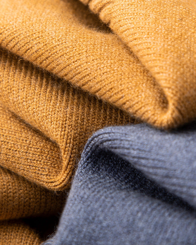 Men's Cashmere-Blend V-Neck Jumper – Layering Knitwear – view 10