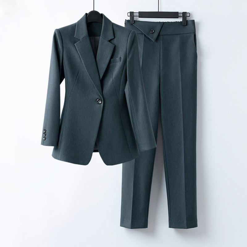 Women's Tailored Trouser Suit – Sculpted Two-Piece Power Dressing