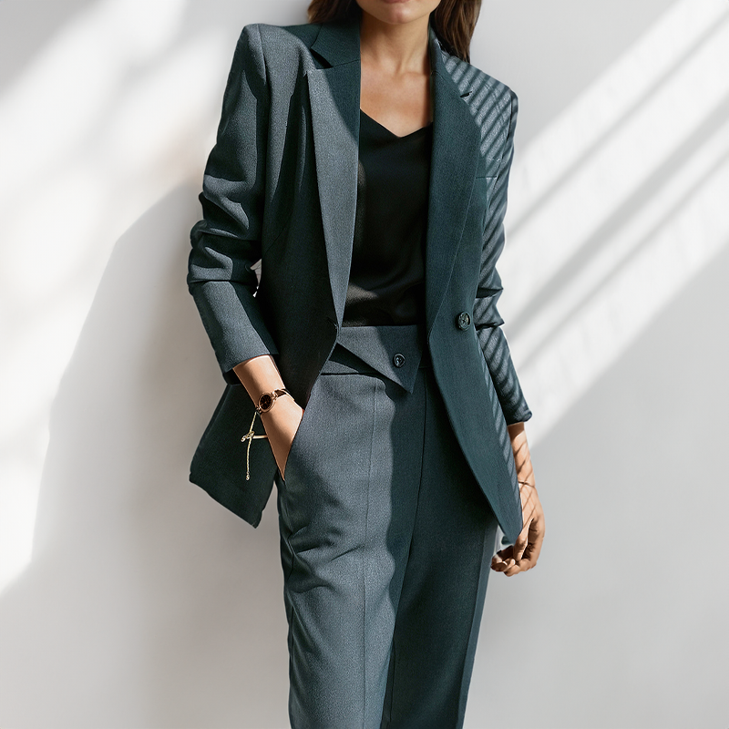 Women's Tailored Trouser Suit – Sculpted Two-Piece Power Dressing