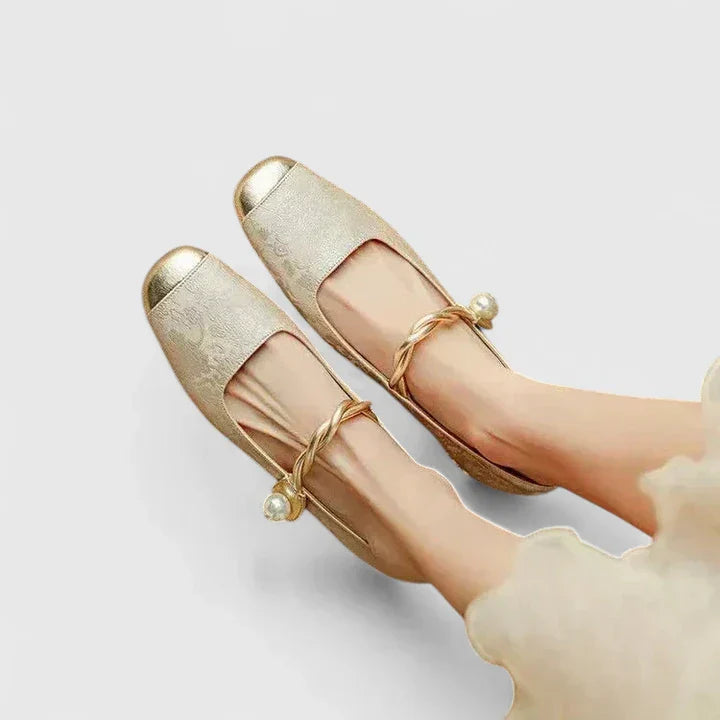 Women's Embellished Mary Jane Heels - Vintage Charm & Comfort