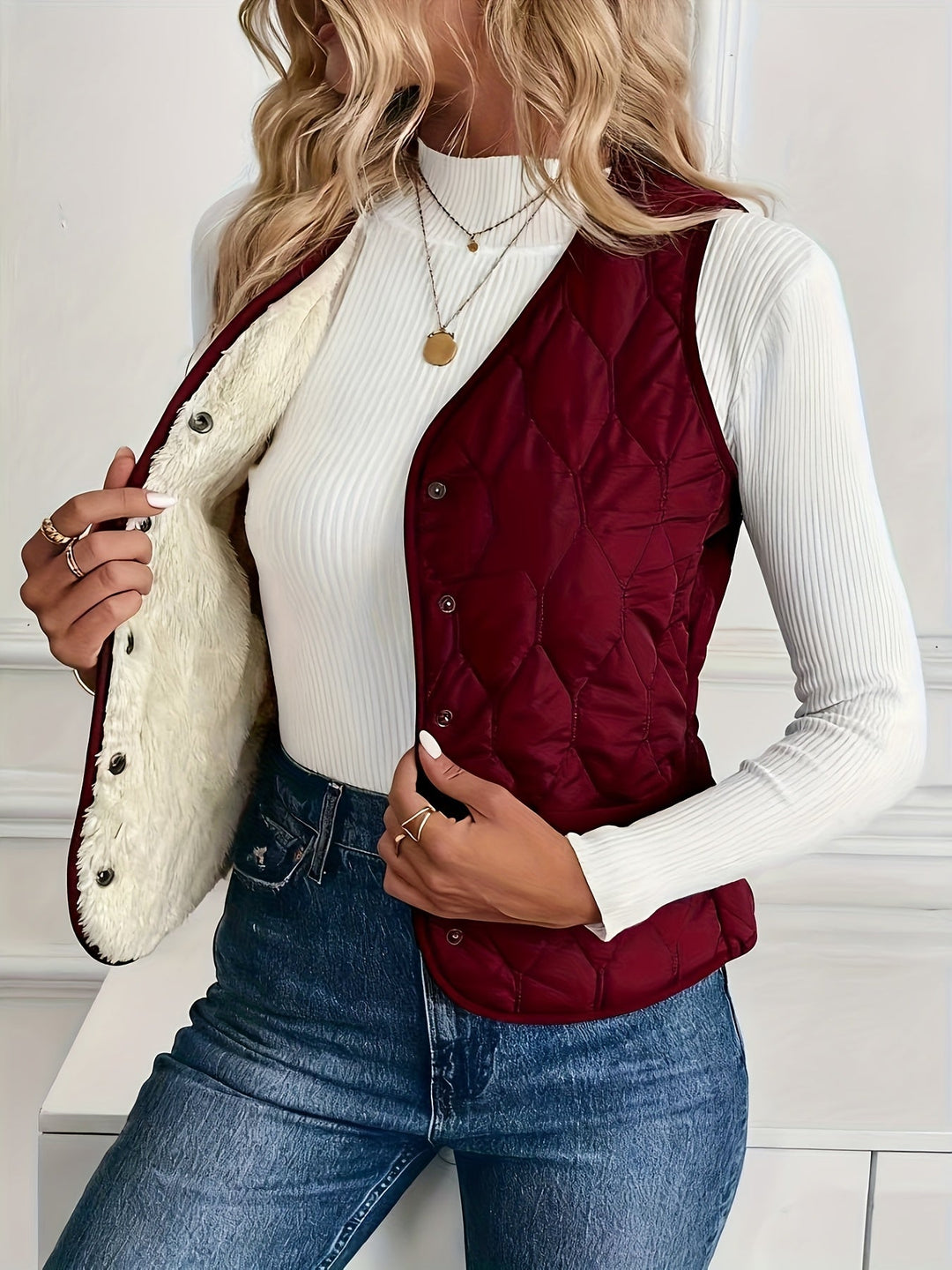 Women's Diamond Quilted Gilet – Sherpa-Lined Layering Vest – view 9