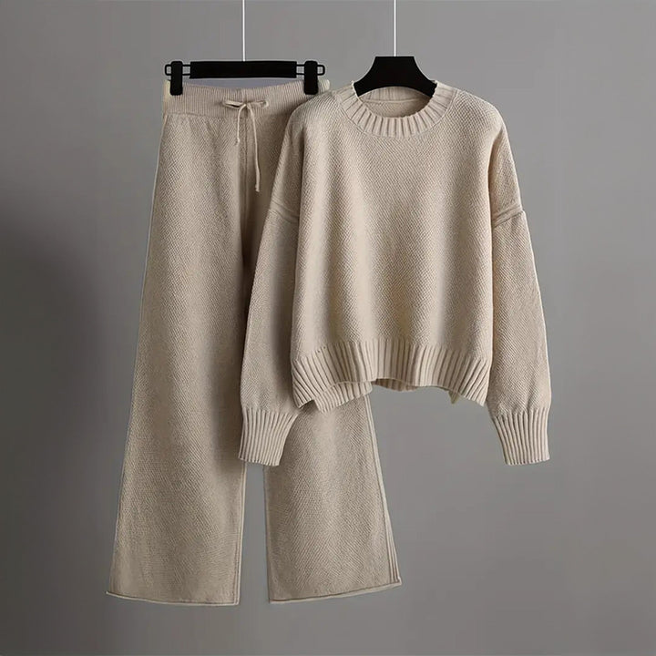 Women's Soft Knit Loungewear Set – Relaxed Jumper & Wide-Leg Trousers – Beige